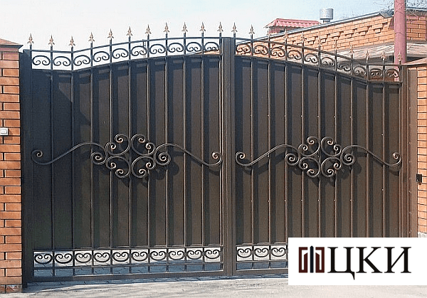 Металлические ворота для дачи 'Русские' фото